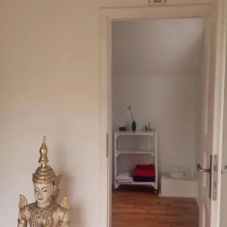Stilvolle Atelierwohnung - Naehe Bundespolizei Appartement *